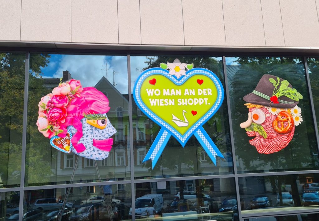 Schaufensterbeklebung Werbetechnik München Colorwand